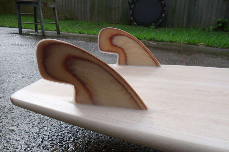 Balsa Simmons-style surfboard, fin detail