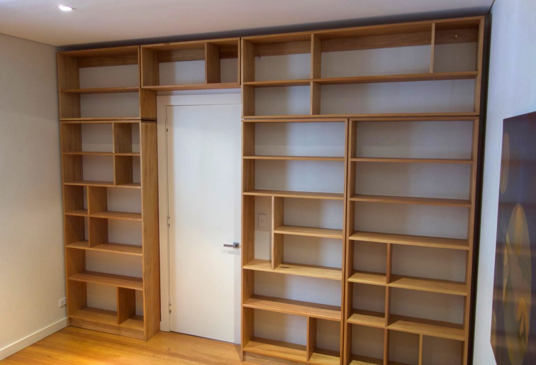 Built-in wall shelving